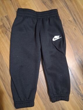 Nike Black Kids Fleece Joggers with White Logo Sz 2t